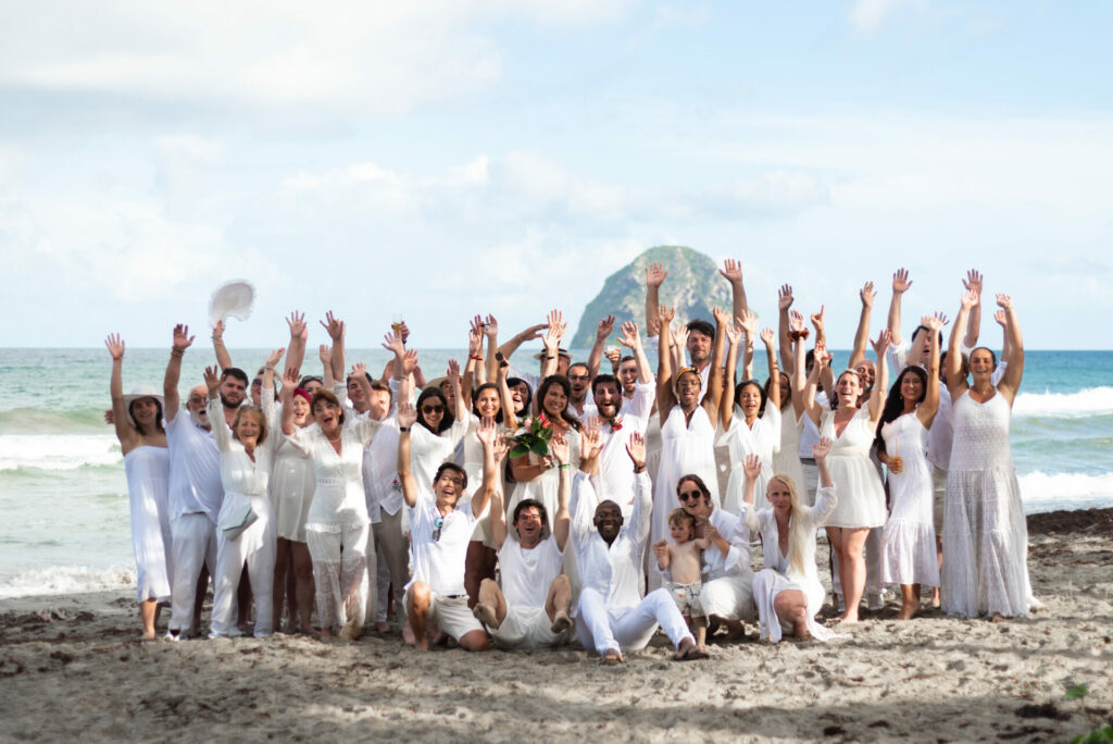 Ambiance de fin de journée au Diamant, fête jusqu’au coucher du soleil - Martinique