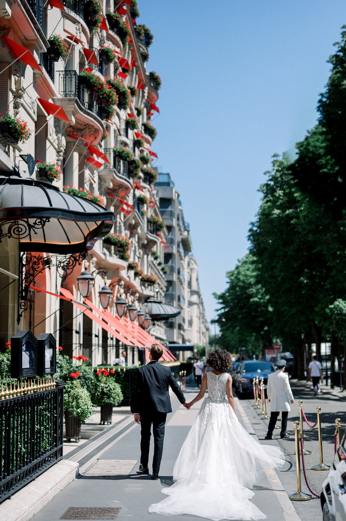 SMALL LUXURY WEDDING IN PARIS PLAZA ATHENEE