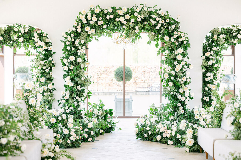 Mariage en provence à la coquillage Cérémonie en Intérieur