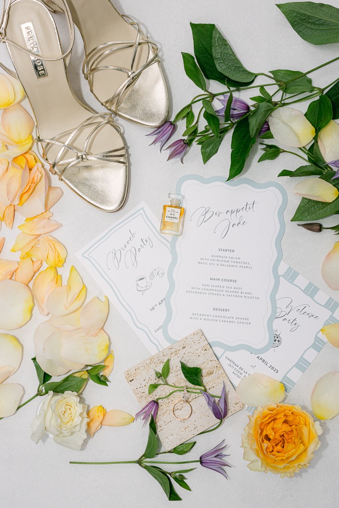 wedding stationery with creme de papier, organsa wedding planner, spring wedding, mariage haut de gamme et luxe, Full wedding planning, Paris, Provence, France 