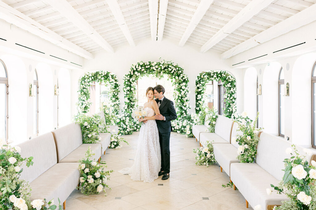 Full wedding planning, indoor ceremony, how much does a wedding cost?, La coquillade venue, Organsa wedding planner, Paris, Provence, France, Bespoke wedding, Luxury wedding 