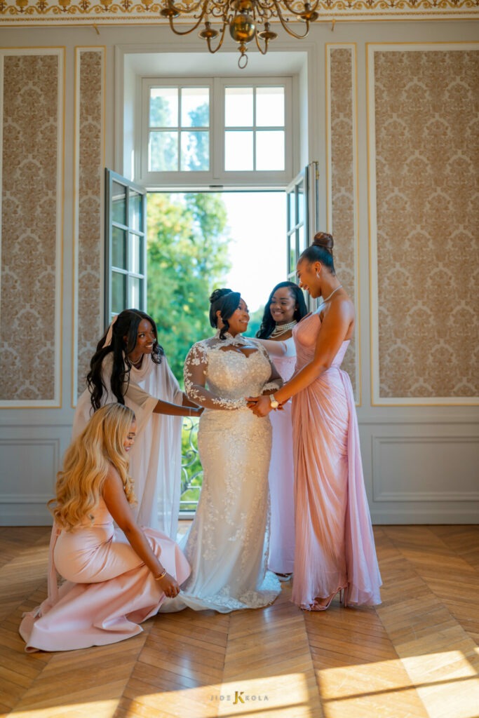 Bride and maid of honor at chateau de nainville les roches - organsa wedding planner Paris