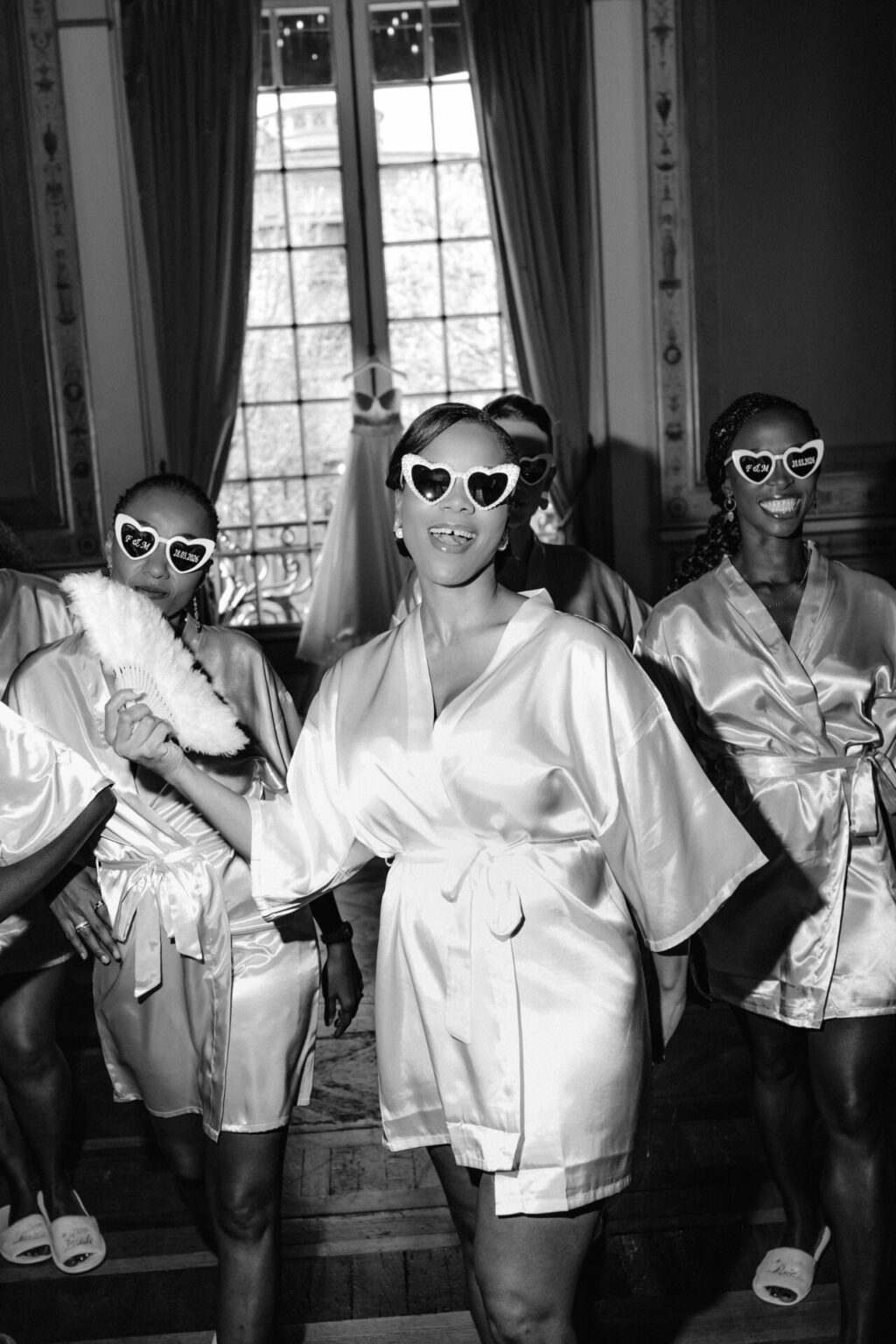 Bridemaids & bride Shangrila Paris - Rémi Dupac