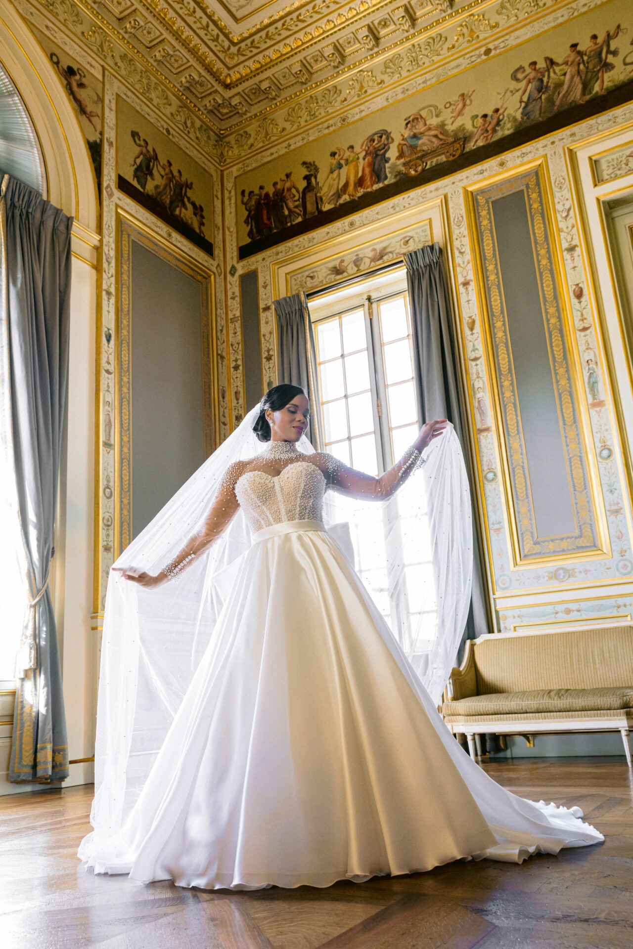 Bride photoshoot at salon de famille Shangrila Palace Paris