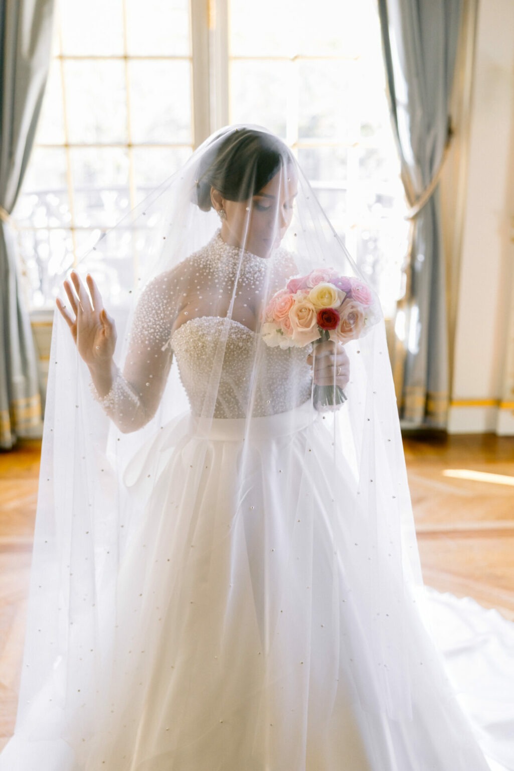 Bride photoshoot Shangrila Palace Paris - Rémi Dupac