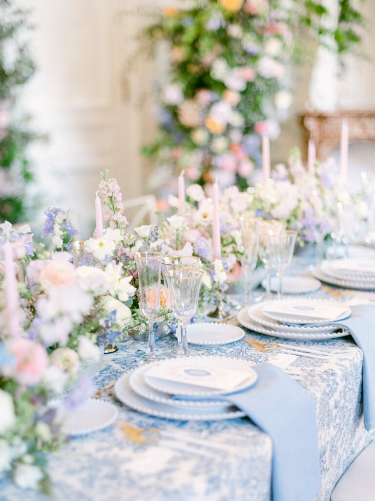 blue wedding - chateau de ferrieres